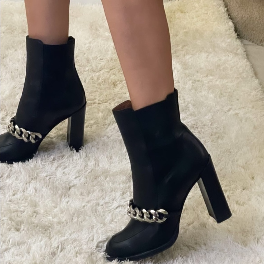 Givenchy Chain Chelsea Boot